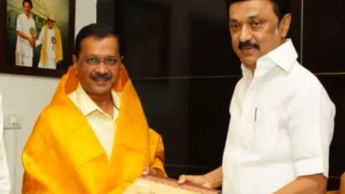 केंद्र के अध्यादेश के खिलाफ केजरीवाल को TMC, NCP समेत कई दलों का साथ।
