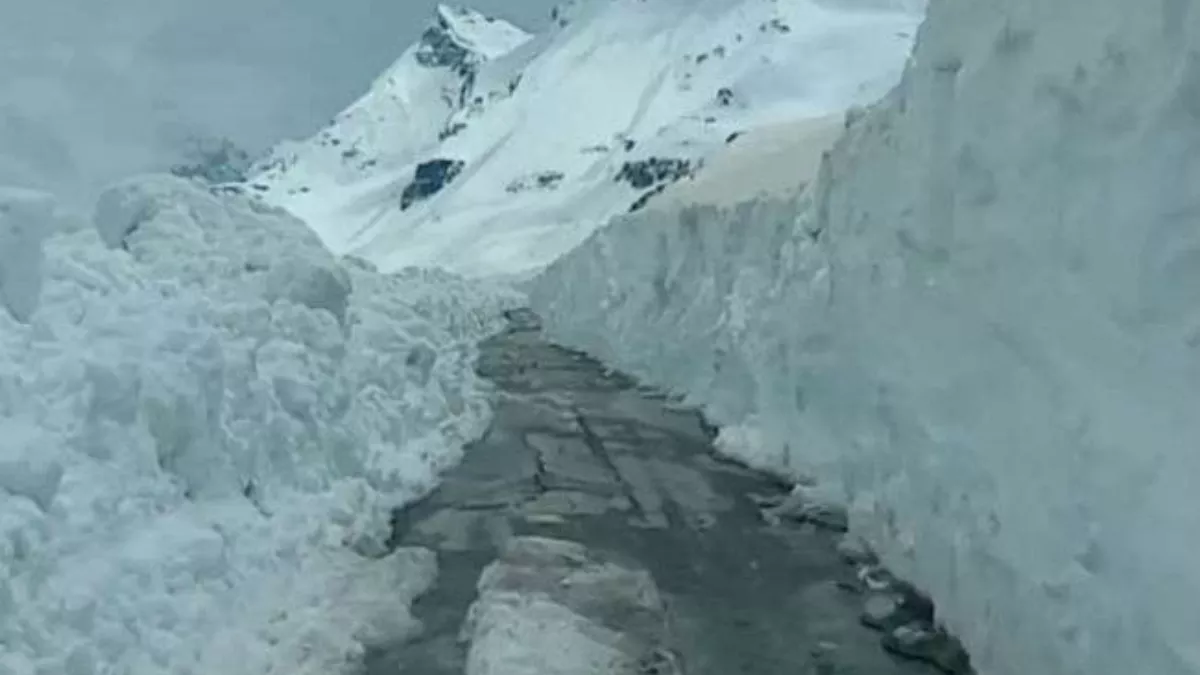 Himachal pradesh: पर्यटकों के लिए अभी बहाल नहीं होगा रोहतांग पास, पर्यटक जुलाई तक बर्फ के कर सकेंगे दीदार
