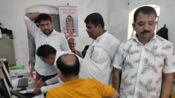 भाजपा और भाकपा माले कार्यालय में बढ़ी चहल-पहल