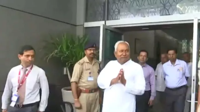 दिल्ली पहुंचे बिहार के सीएम नीतीश कुमार