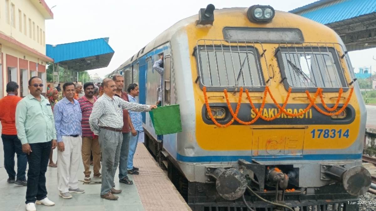https://www.jagranimages.com/images/newimg/02062025/02_06_2025-nepal_rail_track_23953857.jpg