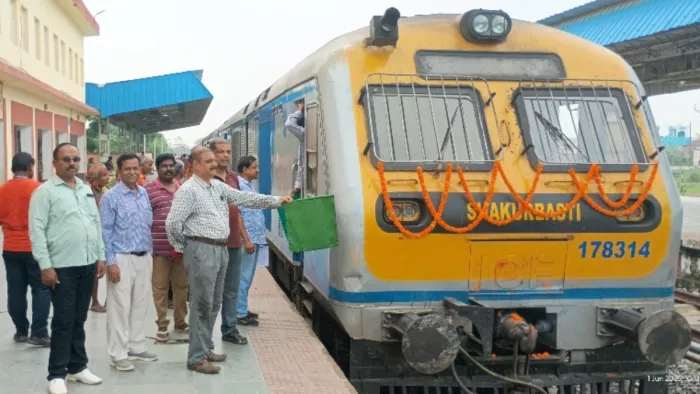 नेपाली रेलवे ट्रैक पर शुरू हुआ भारतीय ट्रेन का परिचालन, यात्रियों में खुशी की लहर