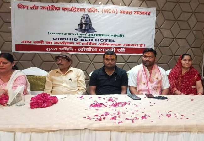 महिलाओं को अपने पैरों पर खड़े होने की आवश्यकता है।