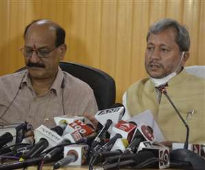 प्रेस कॉन्फ्रेंस में अपने काम गिनाकर चले गए उत्तराखंड के सीएम तीरथ सिंह रावत।