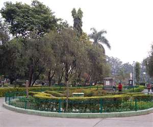 अप्रैल में बंद किया गया दून का गांधी पार्क शनिवार सुबह पांच बजे आमजन के लिए फिर खोला जा रहा।