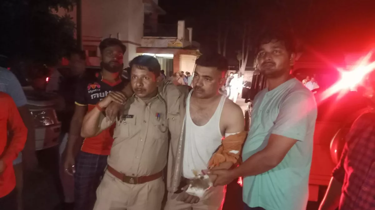घर में घुसकर मां-बेटी की हत्‍या करने वाले तीन दोस्‍त ग‍िरफ्तार, सुलतानपुर में मुठभेड़ के बाद पुल‍िस ने दबोचा
