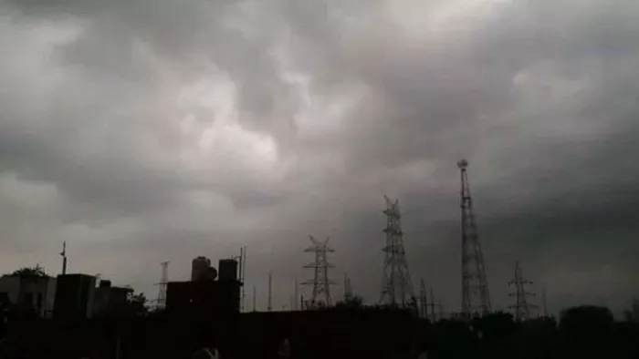 Uttarakhand Weather : पर्वतीय क्षेत्रों में सतर्कता बरतने की सलाह