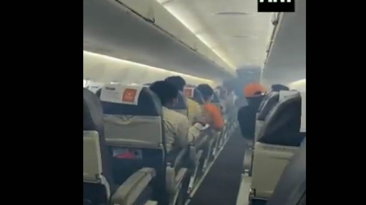 https://www.jagranimages.com/images/newimg/02072022/02_07_2022-spicejet_emergency_landing_22855465.jpg
