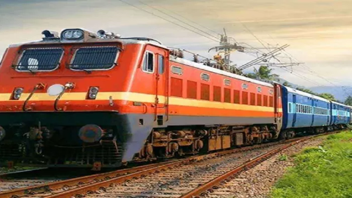 Delhi News: मानसून के दौरान ट्रेनों के परिचालन में नहीं होगी परेशानी, रेलवे ने बनाया प्लान