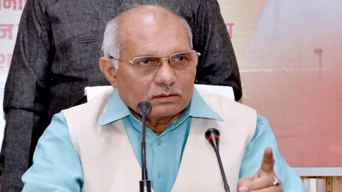UP: पशुधन व दुग्ध विकास मंत्री धर्मपाल स‍िंह बोले- पशुओं को गुणवत्तायुक्त आहार देने से दुग्ध उत्पादन में होगी बढ़ोतरी, बढ़ेगी क‍िसानों की आय