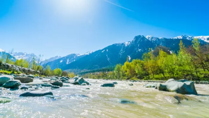 अमरनाथ जा रहे हैं, तो इन जगहों की जरूर करें सैर