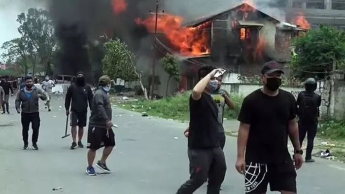 Manipur Violence: मणिपुर में नहीं थम रही हिंसा।