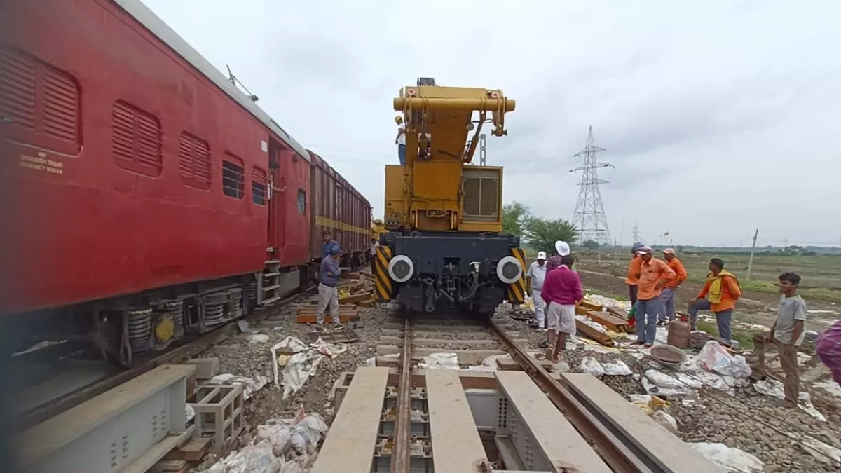 Bihar news: जमालपुर-भागलपुर-किऊल रूट में ट्रेनों का परिचालन अस्त-व्यस्त, एक दर्जन से अधिक गाड़ियां रद्द
