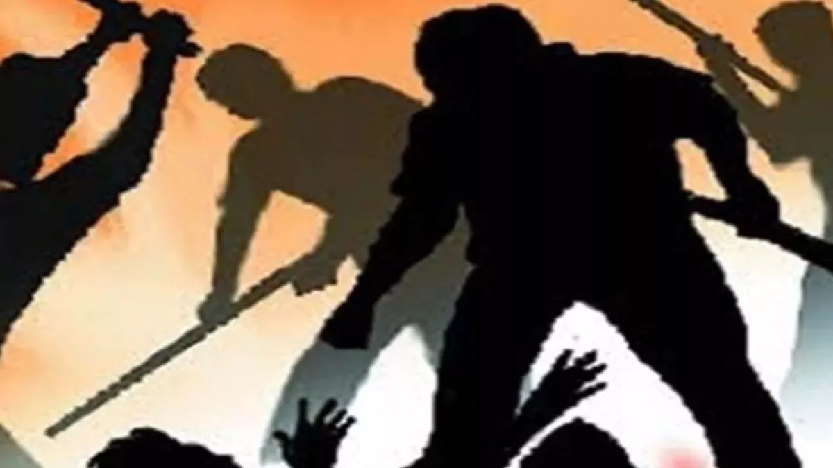 Ghaziabad News: गाजियाबाद में दबंगई का मामला, दंपती को लाठी-डंडों से बुरी तरह पीटा; इस बात पर हुआ था विवाद