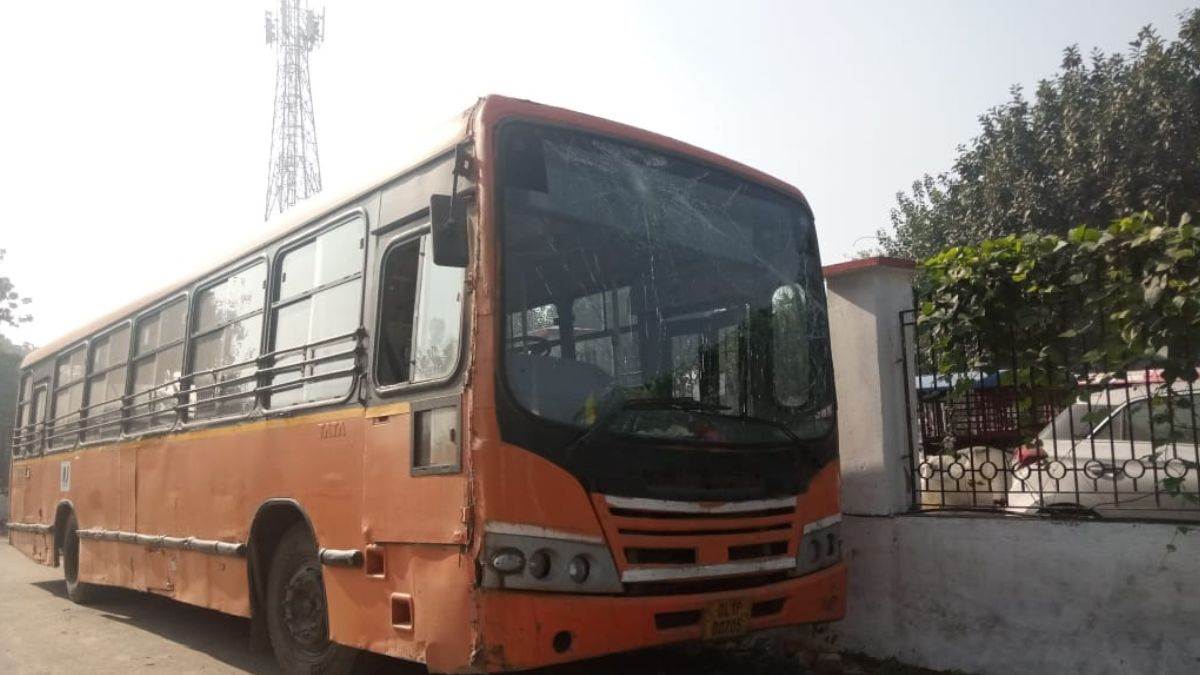 ncr dtc bus overturns on ring road in delhi