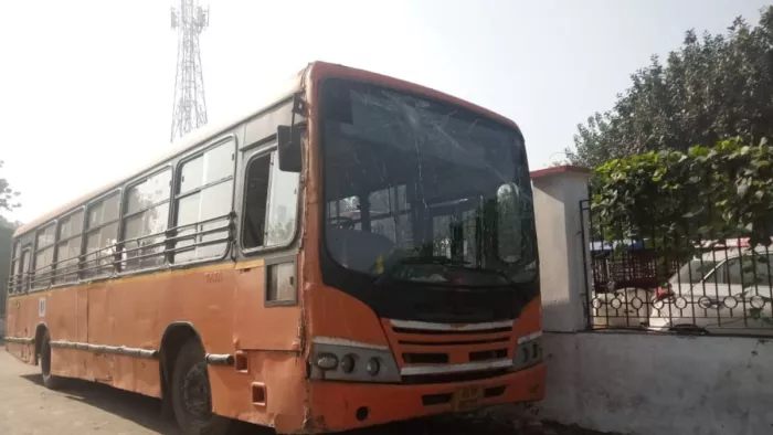 रिंग रोड पर 15 यात्रियों से भरी बस पलटी (फाइल फोटो- जागरण)