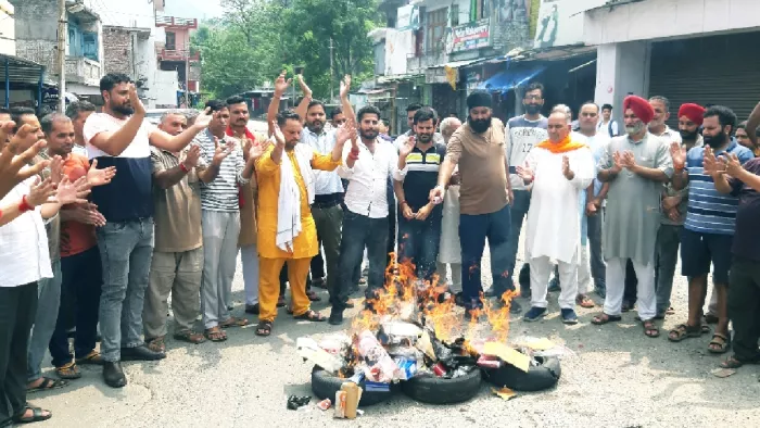 शिव मंदिर में हुई घटना के बाद लोगों में गुस्सा