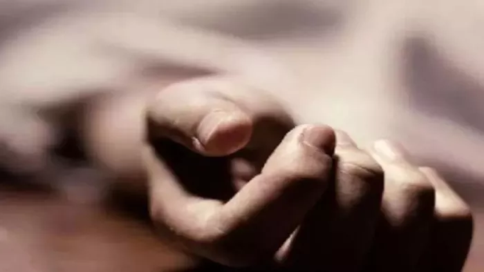 गाजियाबाद के मुरादनगर में एक युवक ने जहरीला पदार्थ खाकर आत्महत्या कर ली।