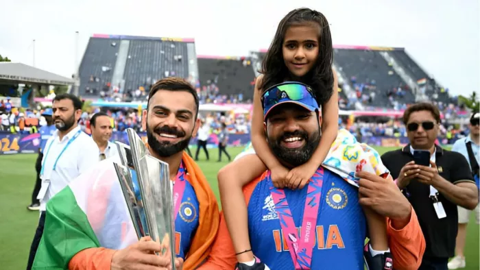 Virat Kohli ने रोहित और T20 WC Trophy संग आइकॉनिक तस्वीर को लेकर किया खुलासा