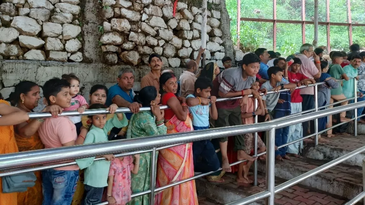 बाबा अमरनाथ के श्रद्धालुओं के लिए अच्छी खबर! सावन महीने में आने वालों को मिलेगा आरती में बैठने का मौका