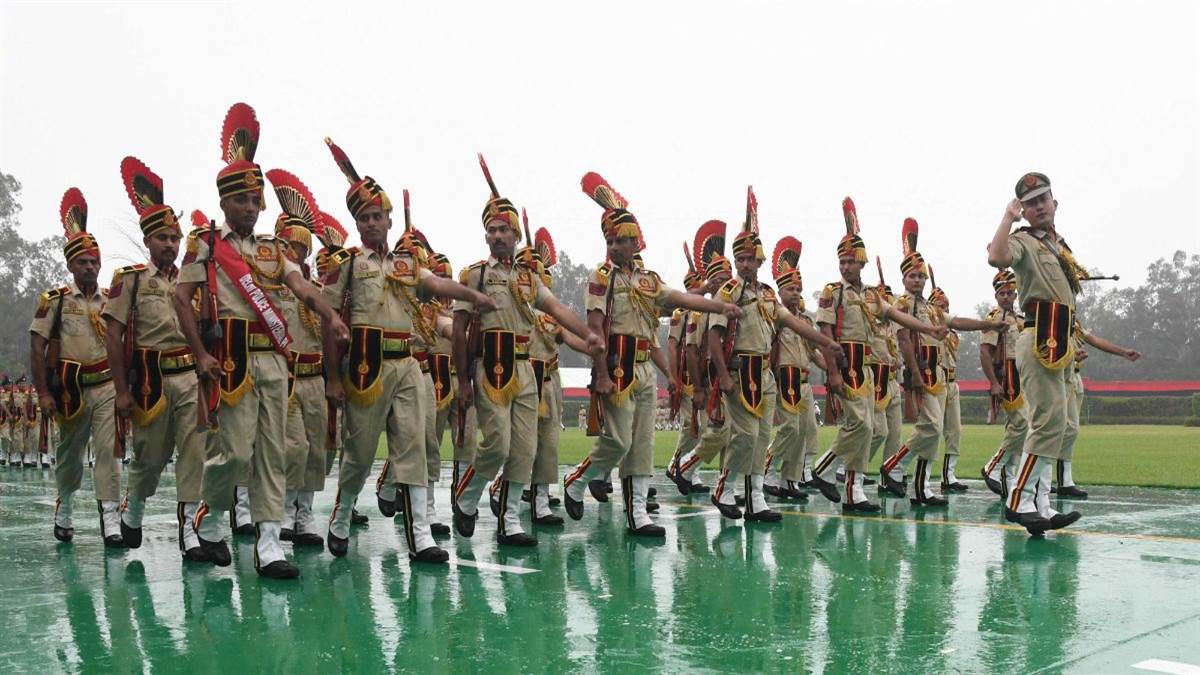 https://www.jagranimages.com/images/newimg/02072025/02_07_2025-delhi_police_march_23973006.jpg