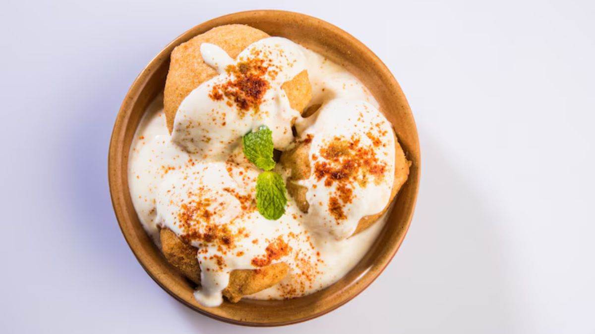 https://www.jagranimages.com/images/newimg/02072025/02_07_2025-homemade_dahi_vada_23973423.jpg