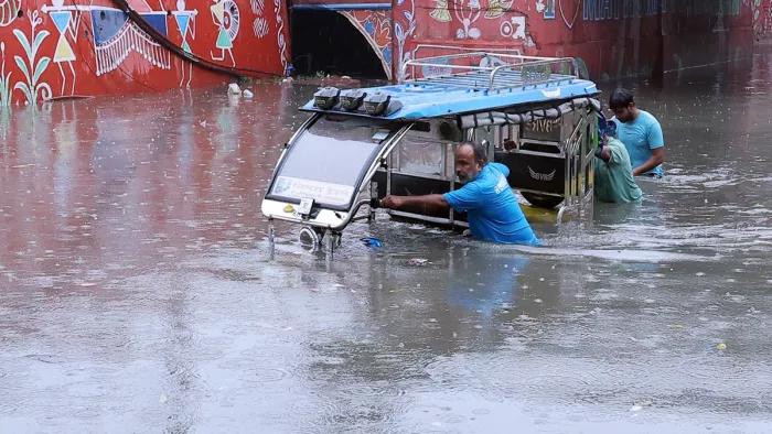 दिल्ली-यूपी समेत देश के कई राज्यों हो रही भारी बारिश (फोटो- एएनआई)