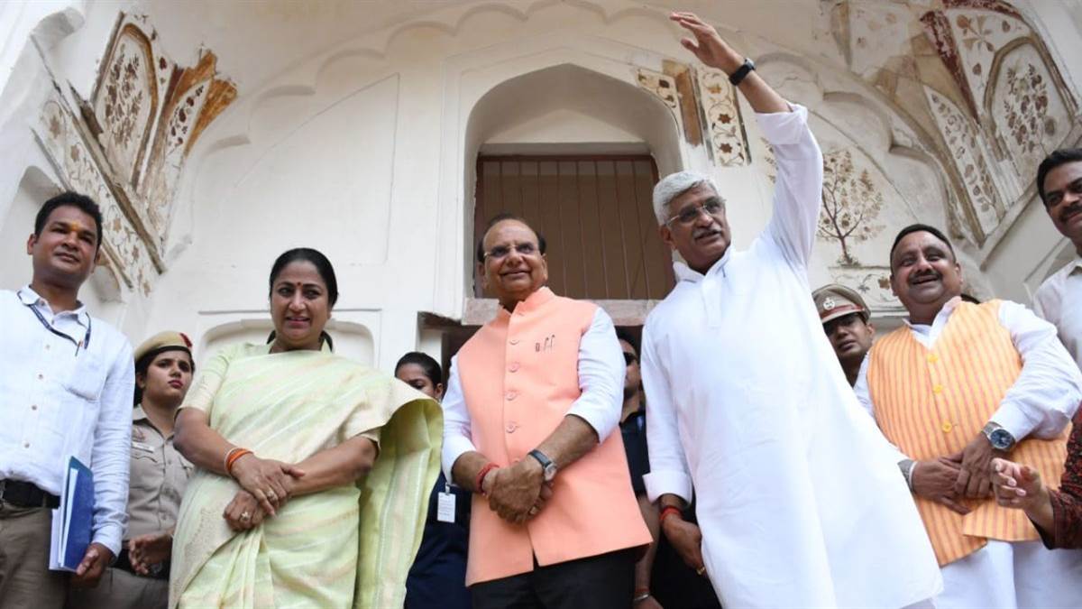 https://www.jagranimages.com/images/newimg/02072025/02_07_2025-rekha_gupta_sheesh_mahal_23973146.jpg