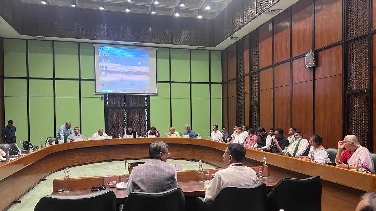 https://www.jagranimages.com/images/newimg/02072025/02_07_2025-rural_development_and_panchayati_raj_meeting_postponed_23972891.jpg