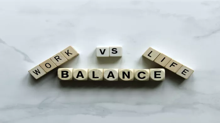 सेहत और काम दोनों के लिए जरूरी है Work Life Balance (Picture Courtesy: Freepik)