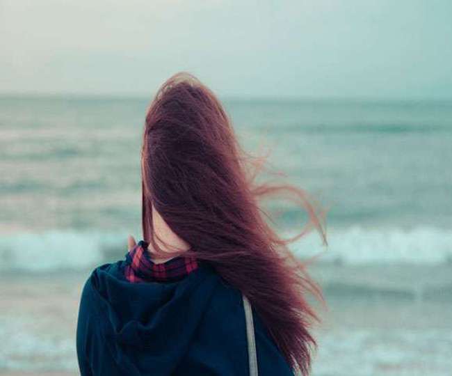 two girls jumped into the flooded ganges tying each other hands everyone is shocked by the buxar incident