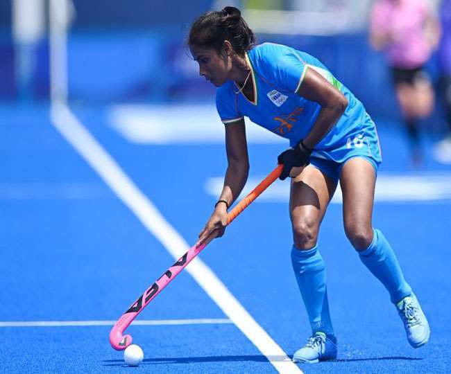 कभी हाकी स्टिक और जूते खरीदने के नहीं थे पैसे, आज टोक्यो का चमकता सितारा।
