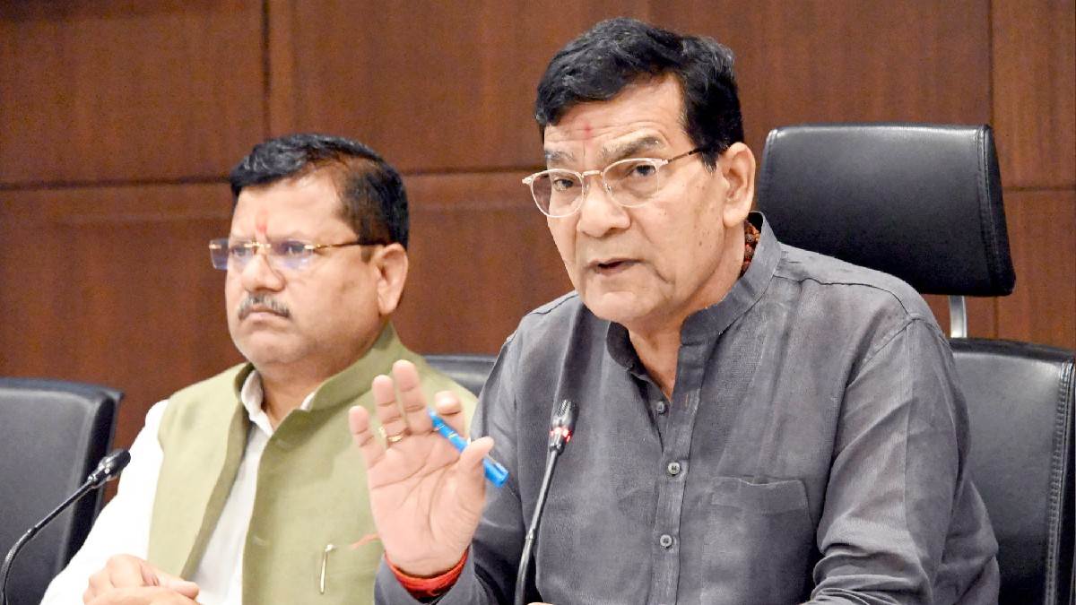 UP News: महत्वपूर्ण धार्मिक स्थलों पर 24 घंटे बिजली की आपूर्ति, यूपी के  ऊर्जा मंत्री एके शर्मा ने दिए निर्देश - Energy Minister AK Sharma gave  instructions to supply 24 ...