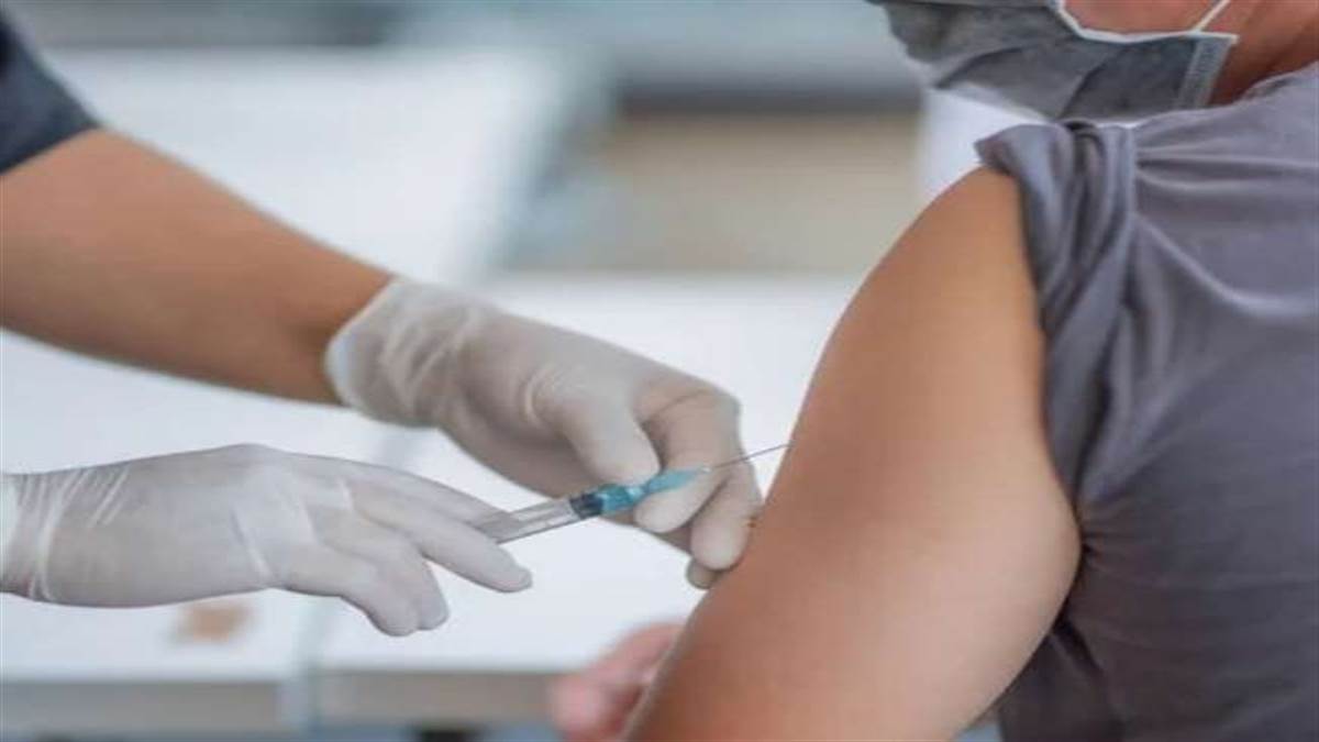 https://www.jagranimages.com/images/newimg/02082022/02_08_2022-booster_dose_of_corbevax_22948007_194924612.jpg
