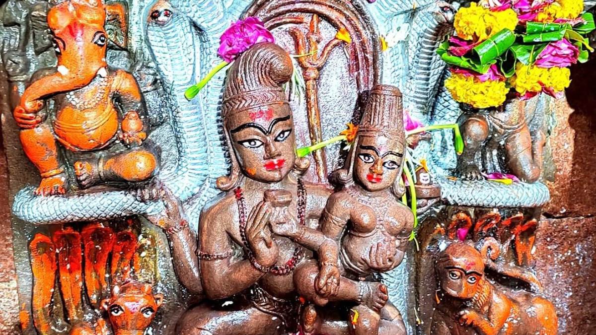 https://www.jagranimages.com/images/newimg/02082022/02_08_2022-nagchandreshwar_mandir_22946593.jpg