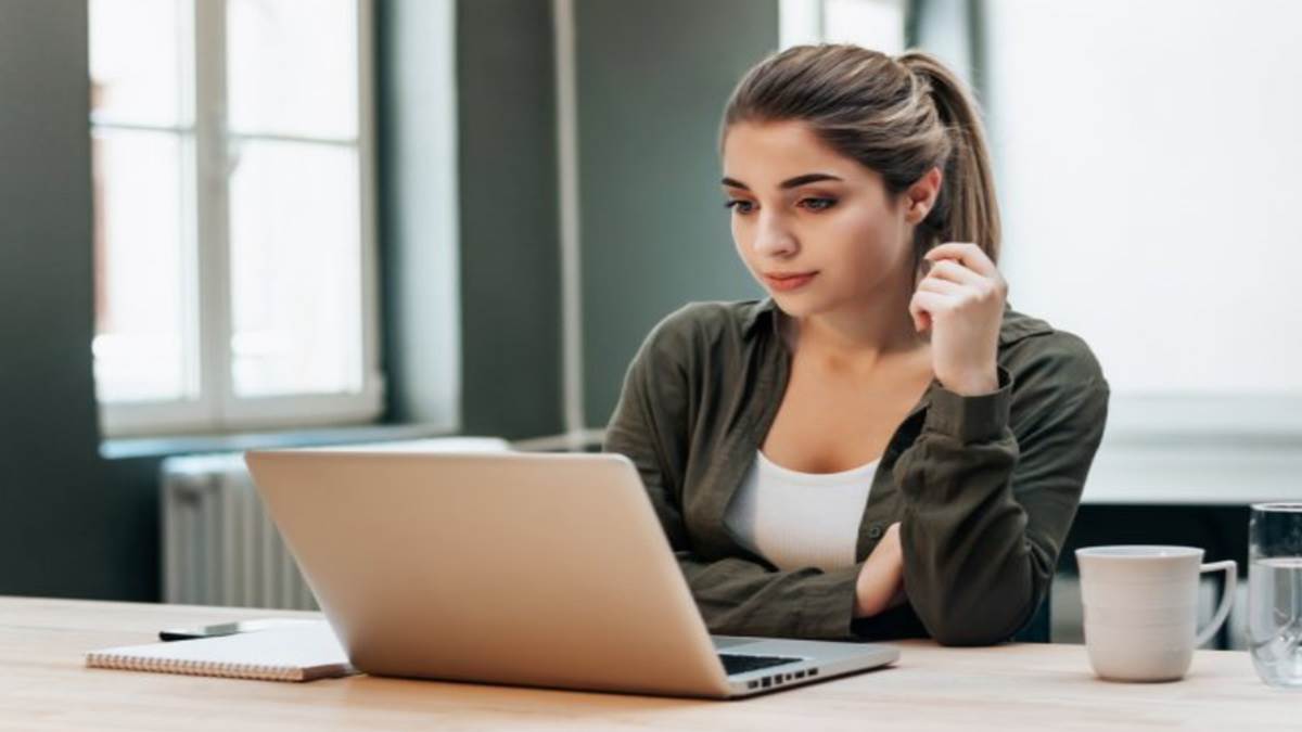 चीटी जैसी नहीं चीते जैसी रफ्तार के लिए Student लेते हैं ये Laptop, मिलेगा लंबी बैटरी बैकअप और खूबियां टॉपो-टॉप