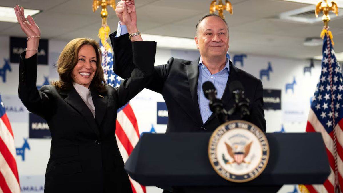 https://www.jagranimages.com/images/newimg/02082024/02_08_2024-kamala_harris_23770803.jpg