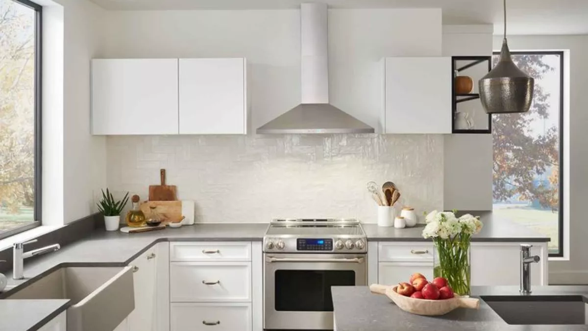अब खाना बनाने में आएगा डबल मजा! 20 हजार से कम कीमत में खरीदें ये Hindware Kitchen Chimney, जिससे रसोई बनेगी एकदम चमकदार