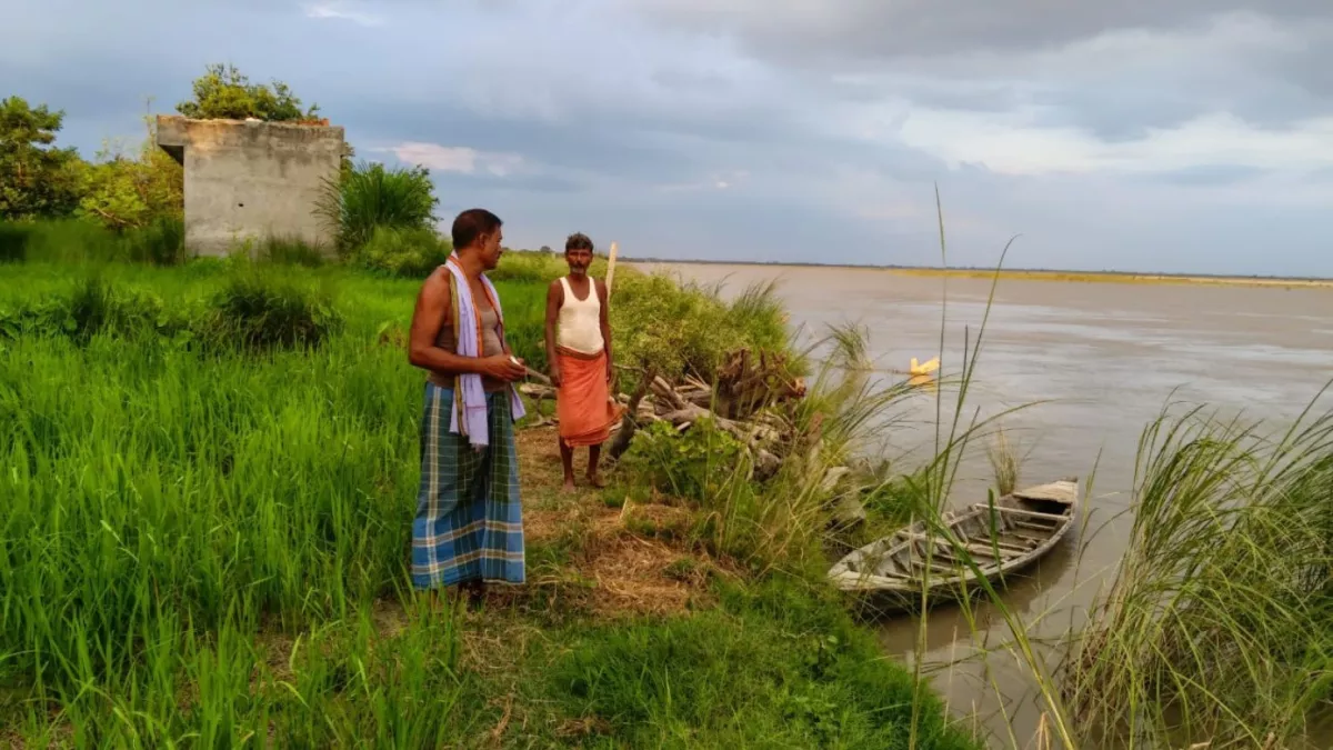 Kushinagar Flood Alert: नारायणी के निशाने पर महदेवा, अस्तित्व पर संकट; बेघर होने का सता रहा डर