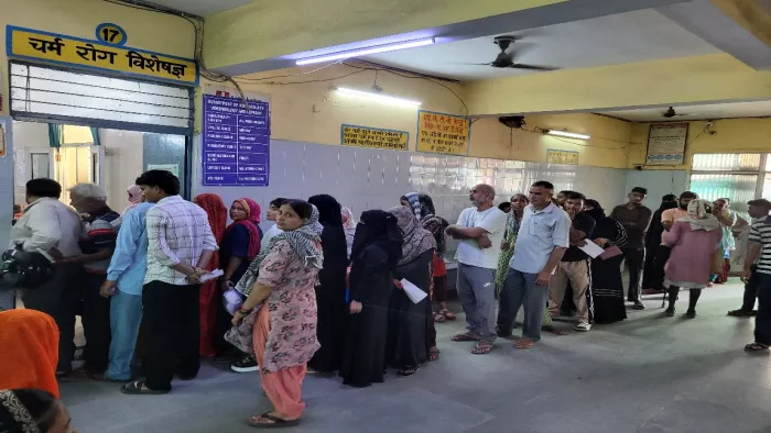 पल-पल बदल रहे मौसम से त्वचा रोग की चपेट में आ रहे लोग