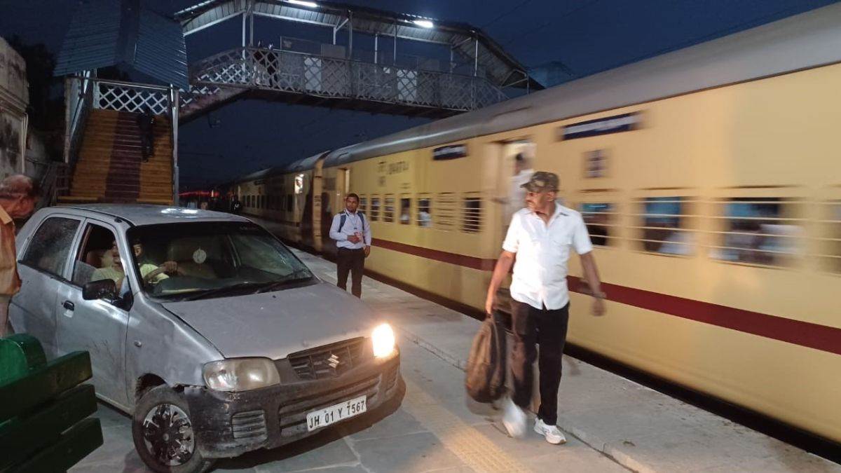 drunk army jawan drives car onto meerut railway platform passengers safe