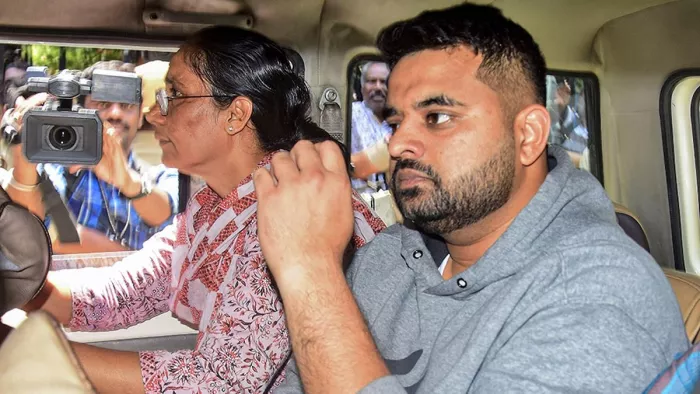 बलात्कार मामले में पूर्व सांसद प्रज्वल रेवन्ना को उम्रकैद की सजा (फोटो सोर्स- एएनआई)