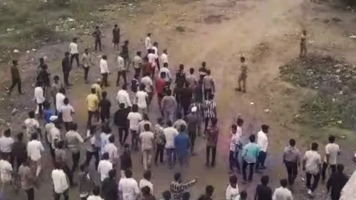 पुणे आपत्तिजनक पोस्ट के बाद दो गुटों में हिंसक झड़प। (फोटो- एएनआई)