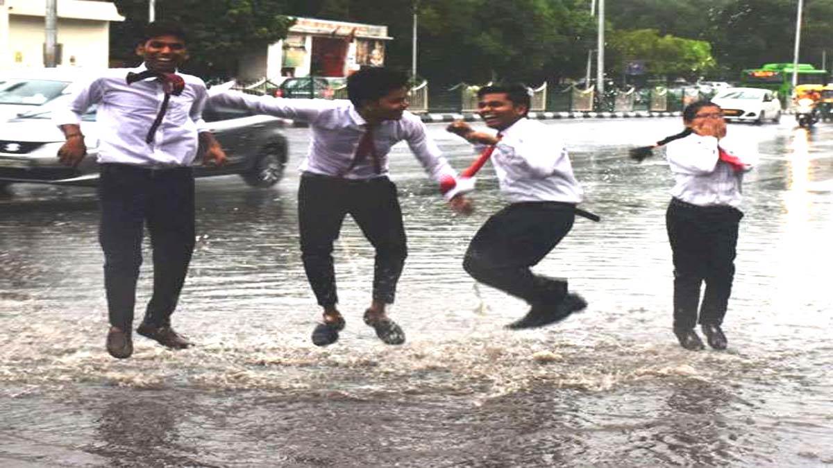 https://www.jagranimages.com/images/newimg/02082025/02_08_2025-rain-enjoy-bhagalpur_24001239.jpg