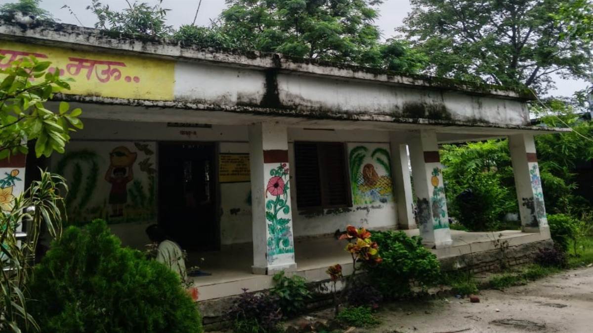https://www.jagranimages.com/images/newimg/02082025/02_08_2025-school_24001804.jpg