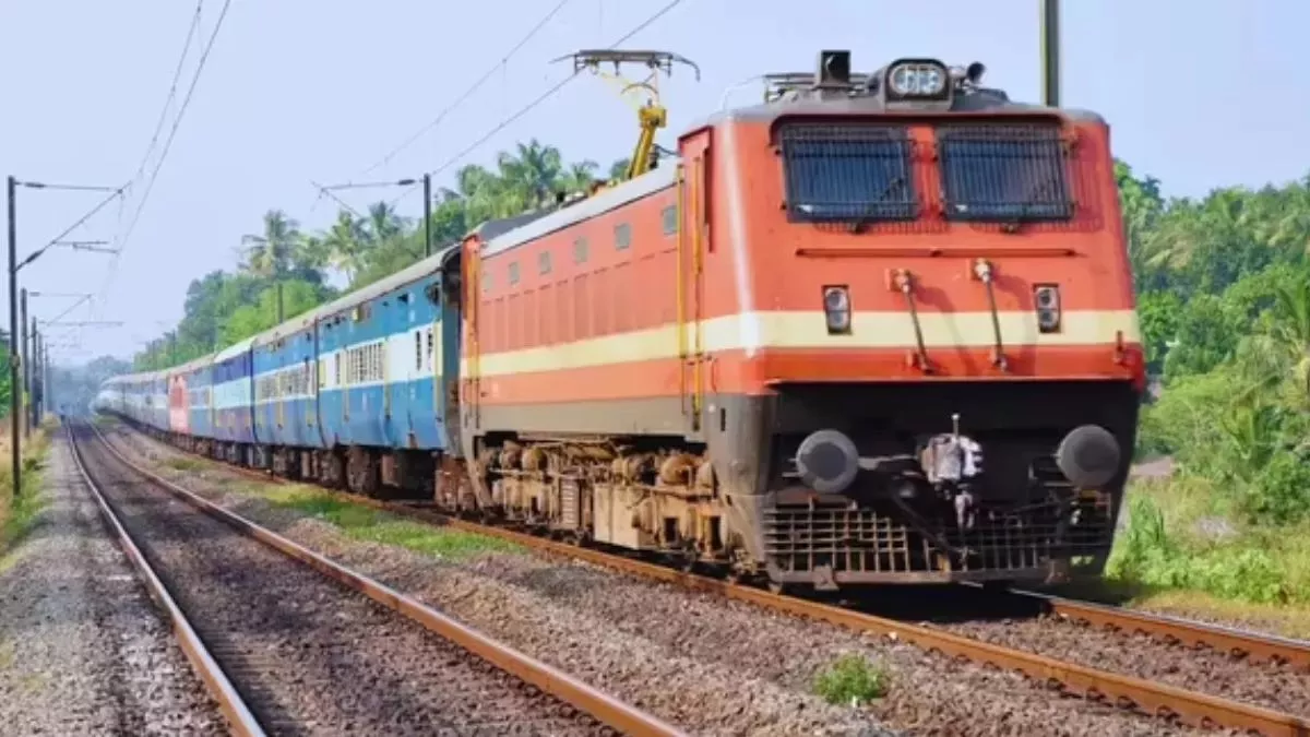 Bihar News: खगड़िया होकर जाने वाली स्पेशल ट्रेनों का हुआ विस्तार, जानें सप्ताह में किस दिन चलेंगी गाड़ियां