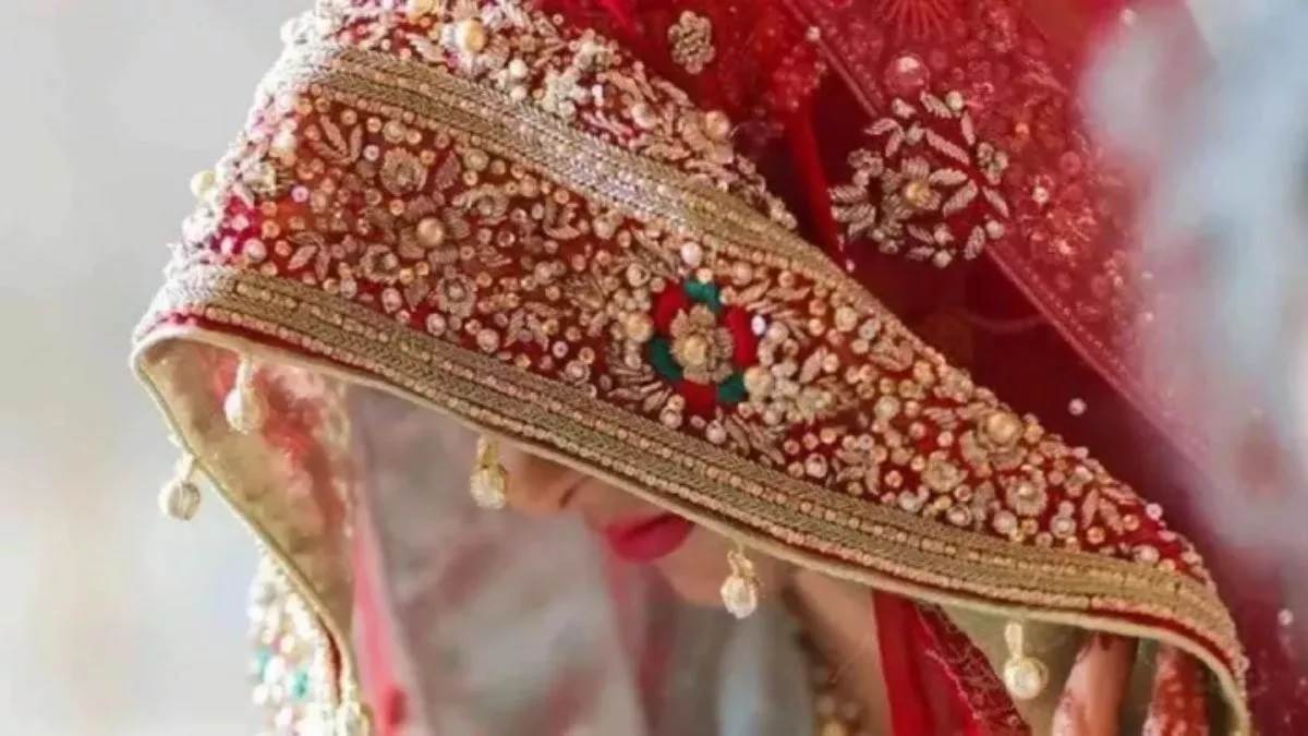 https://www.jagranimages.com/images/newimg/02082025/02_08_2025-wife_newss_24001658.jpg