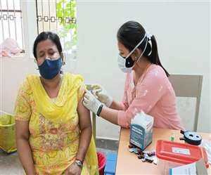 रिकार्ड संख्या में टीकाकरण होने का अर्थ है कि भारत टीकों की उपलब्धता बढ़ाने में समर्थ हो रहा।