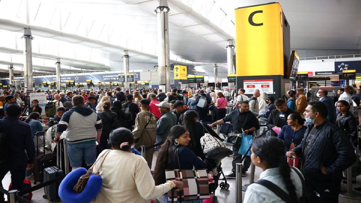 https://www.jagranimages.com/images/newimg/02092022/02_09_2022-heathrow_airport_23036213.jpg