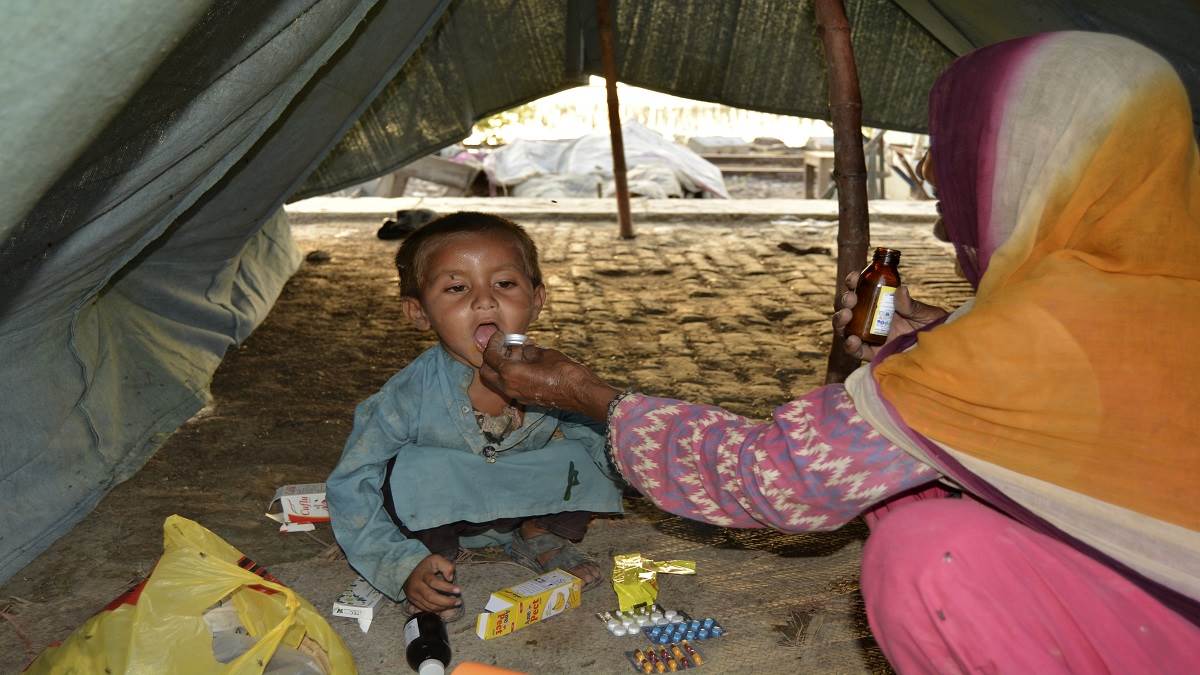 https://www.jagranimages.com/images/newimg/02092022/02_09_2022-pakistan_flood_child_23035932.jpg